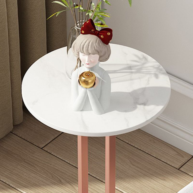 近代的な金属製の台座エンドテーブルスレートトップラウンドサイドエンドテーブル