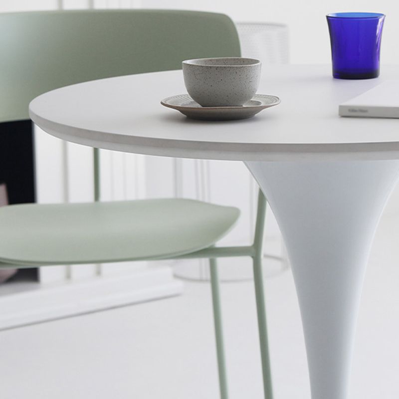 リビングルームラウンドトップダイニングテーブルメタルベース付きコンテンポラリーダイニングテーブル