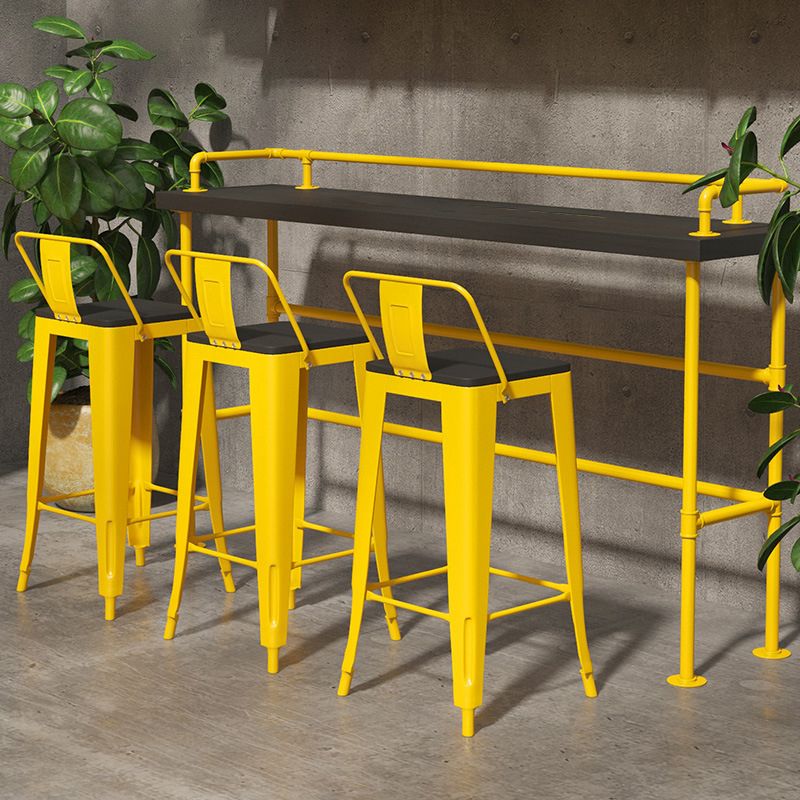 Modern Black and Yellow Bistro Bar Table Balcony Metal Height Cocktail Table Clearhalo 'Bar Furniture' 'Bar Tables' 'bar_tables' 'furn' 'furn_bar_tables' 'Furniture' 'furniture_bar_tables' 'Kitchen & Dining Furniture' 1200x1200_79c30154-a1c1-4d84-825c-6112728b2e42