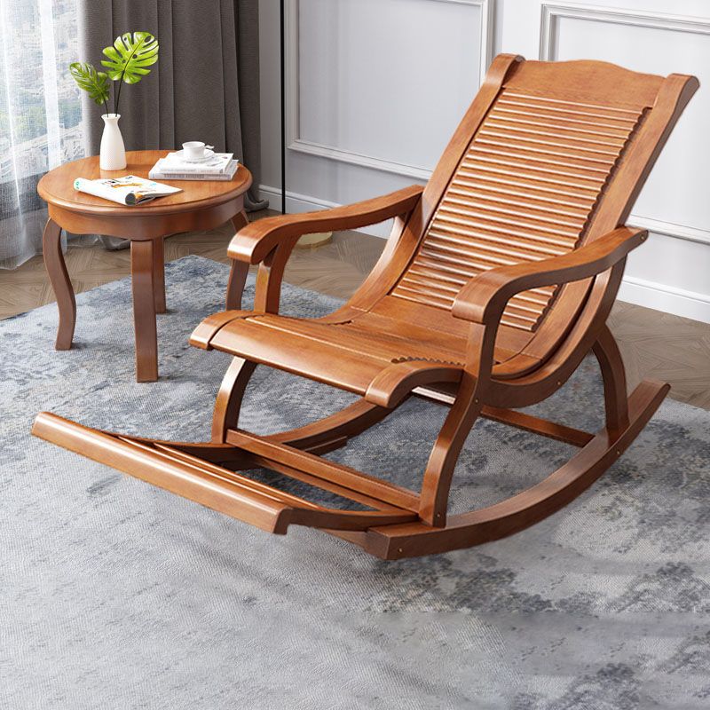 Chaise de culbuteur traditionnelle allongée en bois avec chaise inclinable à cadre gris