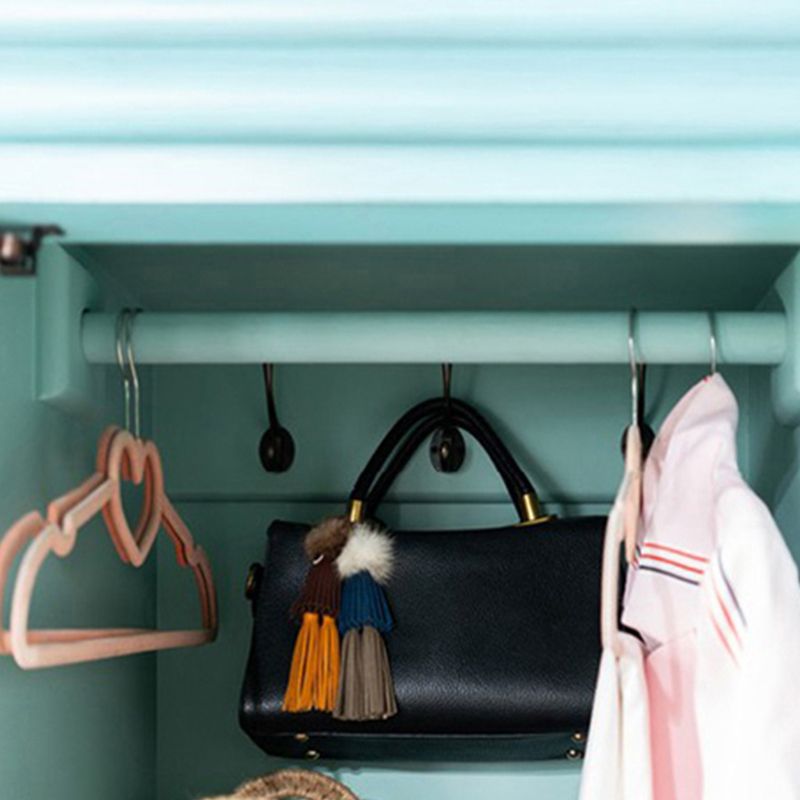 Armadio per armadio per armadio per camera da letto in stile cottage con asta di abbigliamento