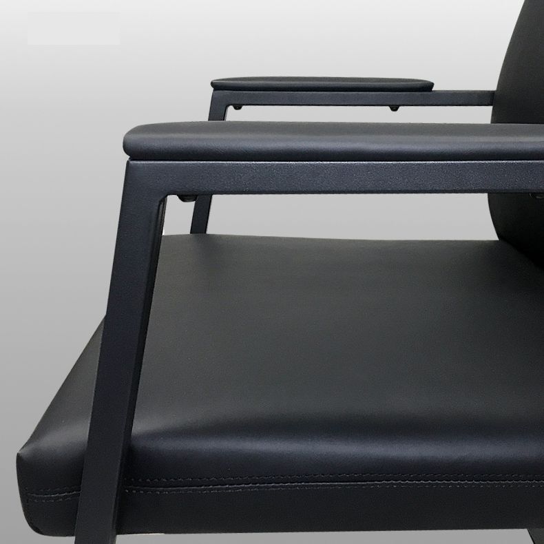 Sedia da lavoro a braccio in stile moderno in vetro.