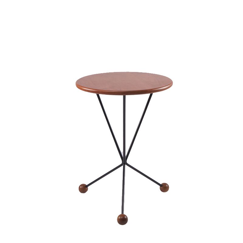 Mesa de la mesa redonda de madera sólida escandinava Pats Cross Table lateral