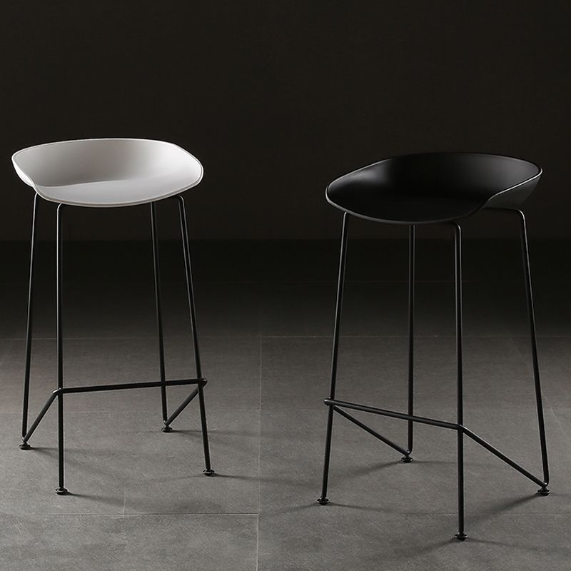 Tabouret de bar en plastique sans accoudoirs, hauteur de comptoir, tabouret moderne d'intérieur pour salon
