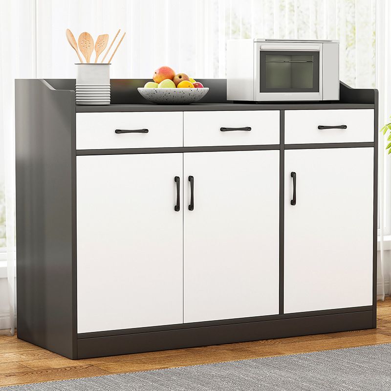 Moderno tavolo da pranzo con finitura antica in legno ingegnerizzato con deposito aperto