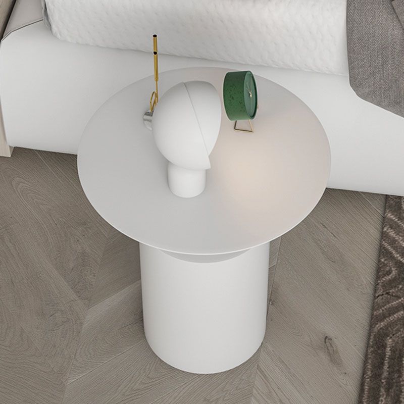 Metal Nightstand Contemporary Lower Shelf Accent Table Nightstand 19.7" Tall Clearhalo 'Bedroom Furniture' 'furn' 'furn_night_stand' 'Furniture' 'night_stand' 'Nightstands' 1200x1200_7a80a187-7224-43dc-a4c6-18801142b1d1