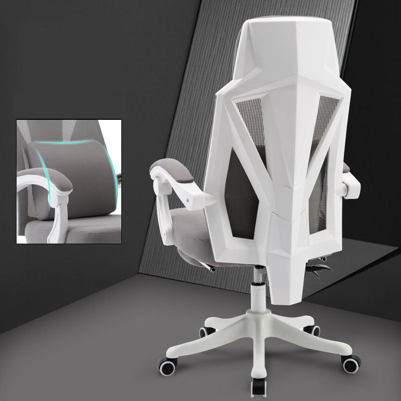 Hoge rug gestoffeerde bureaustoelstoel in hoogte verstelbare gewatteerde wapenstoel met hoofdsteun