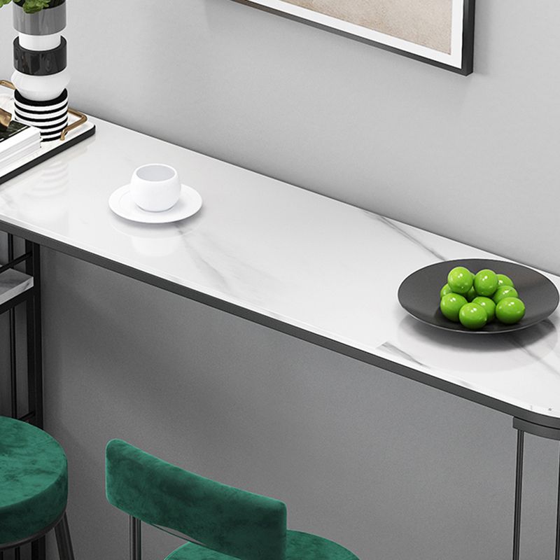 Table de salle à manger moderne en pierre frittée avec base en métal pour cuisine et salon