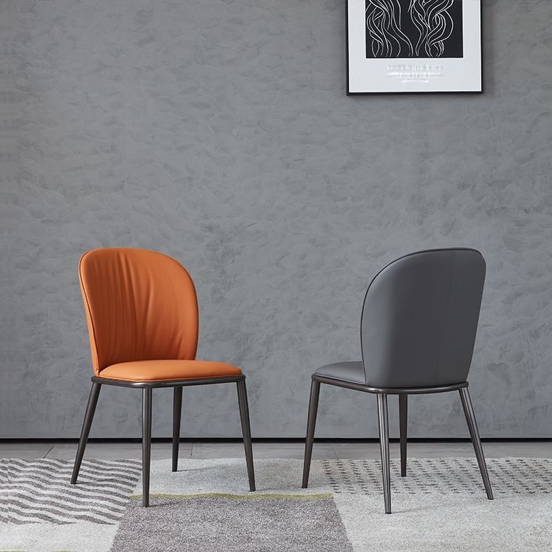 Sedia da pranzo in metallo in stile moderno in vetro sedia da pranzo senza braccio in pelle per uso domestico