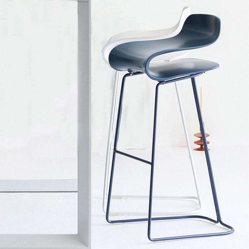 Armless Metal Indoor Bar Stool Scandinavian Plastic Stool with Footrest