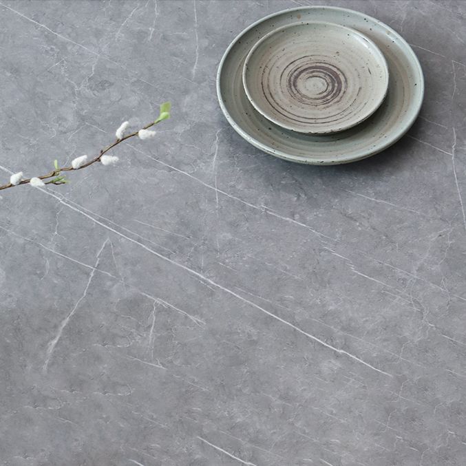 木製のベースと4本の脚を備えた中世のモダンな焼結さた石のテーブル長方形のテーブル