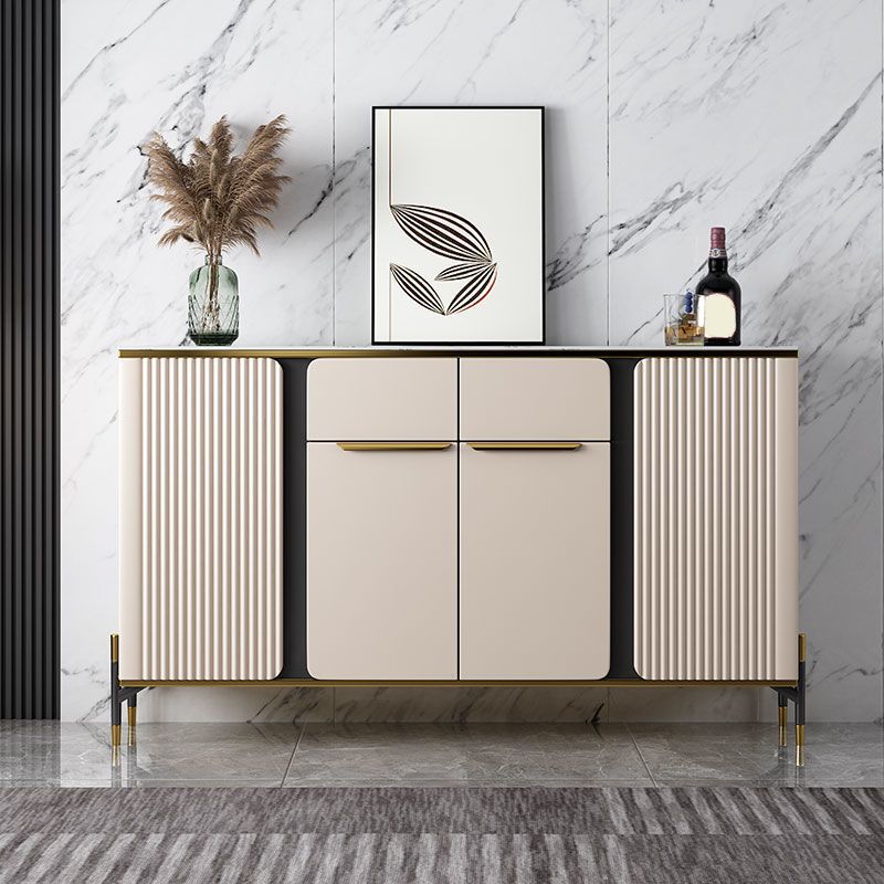 Sideboard a buffet di pietra di credenza glam con cassetti e armadi