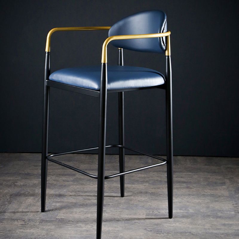 Sgabello da bar rettangolare con bracciolo industriale imbottito con schienale pieno