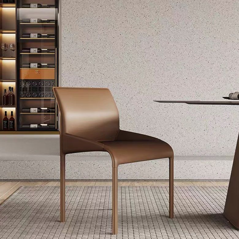 Chaise de salle à manger en cuir contemporain Parsons Chaise en finition mate intérieure