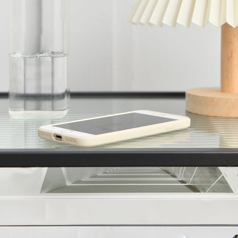 Cama de metal mesita de noche