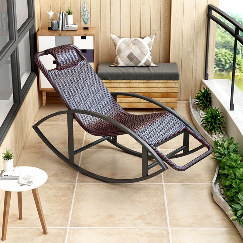 Sedia reclinabile al coperto contemporaneo standard di colore solido con braccio