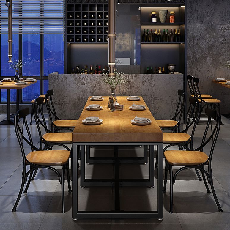 Table à manger en bois massif table à manger carrée industrielle avec cadre noir