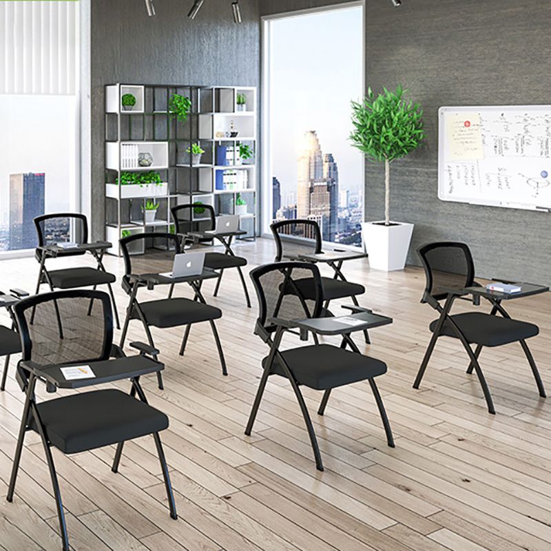 Moderner Konferenzstuhl mit ergonomischer Office -Stuhl mit mittlerer Rücken mit Black Metall -Rahmen