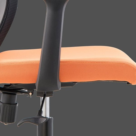 コンテンポラリーアームチェア固定腕のミッドバックメッシュ腰部サポートオフィスチェア