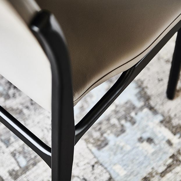 Silla lateral de estilo industrial silla de comedor lateral de cuero con base de madera