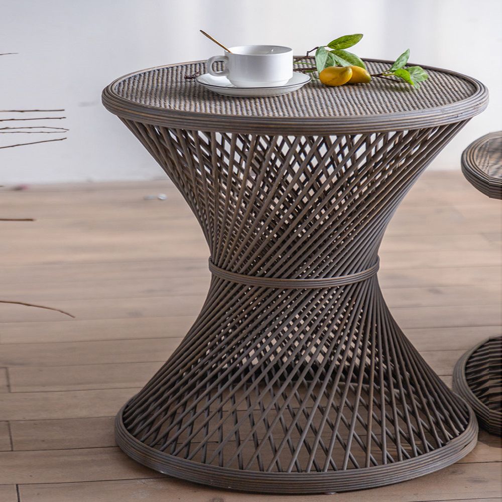 Table de la table latérale en bois de style country français Table accent latéral de canapé rond