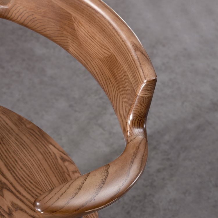 Vaste houten eetstoel Traditionele eetkamerstoel voor thuis