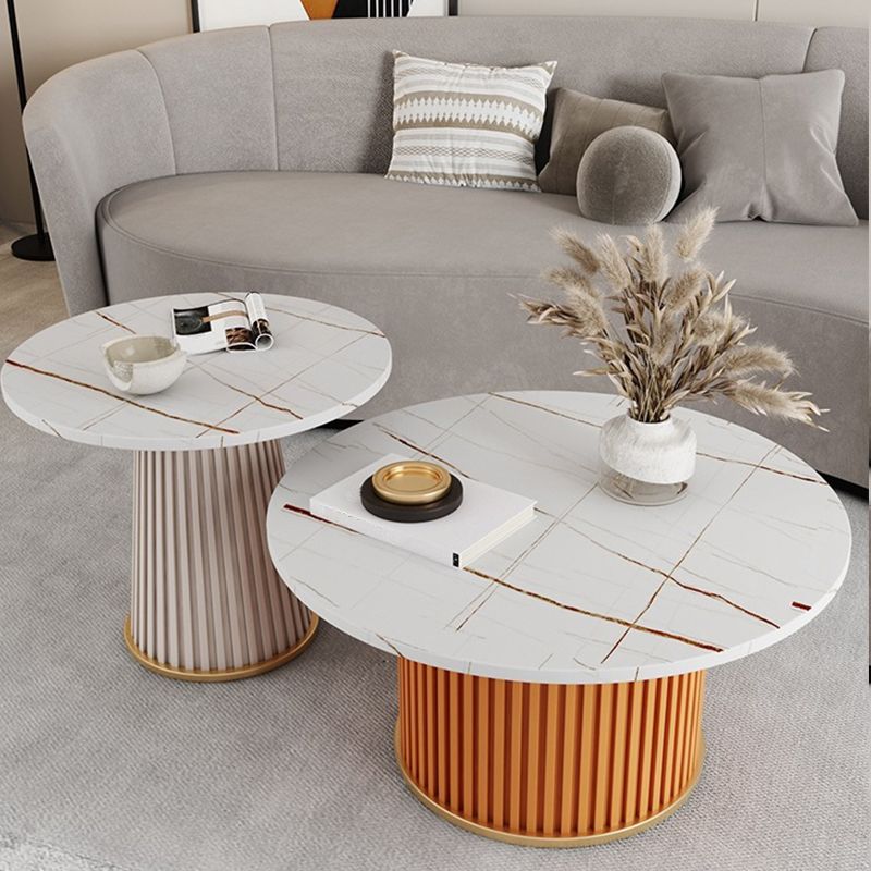Mesa de centro moderna de pizarra maciza, mesa de cóctel redonda de hierro en blanco/negro