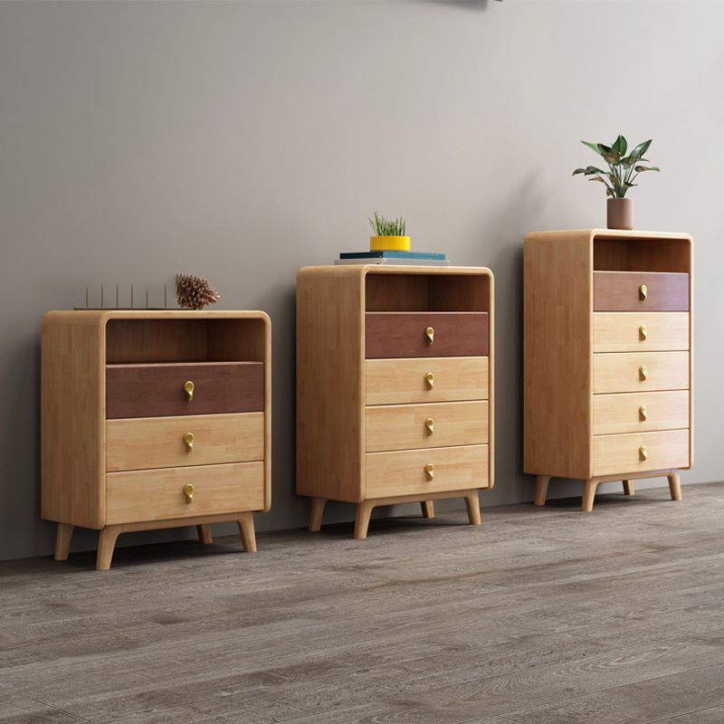 Hedendaagse natuurlijke accentkist met 4 houten benen en laden