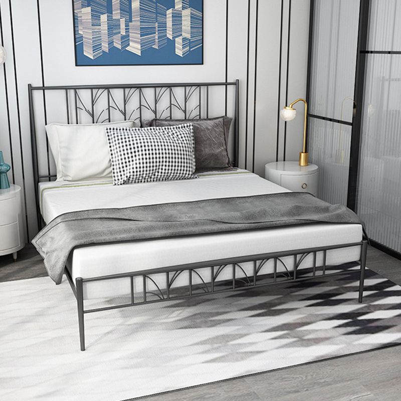 Cadre de lit en or et noir en fer à cadre ouvert avec des jambes en or personnalisées