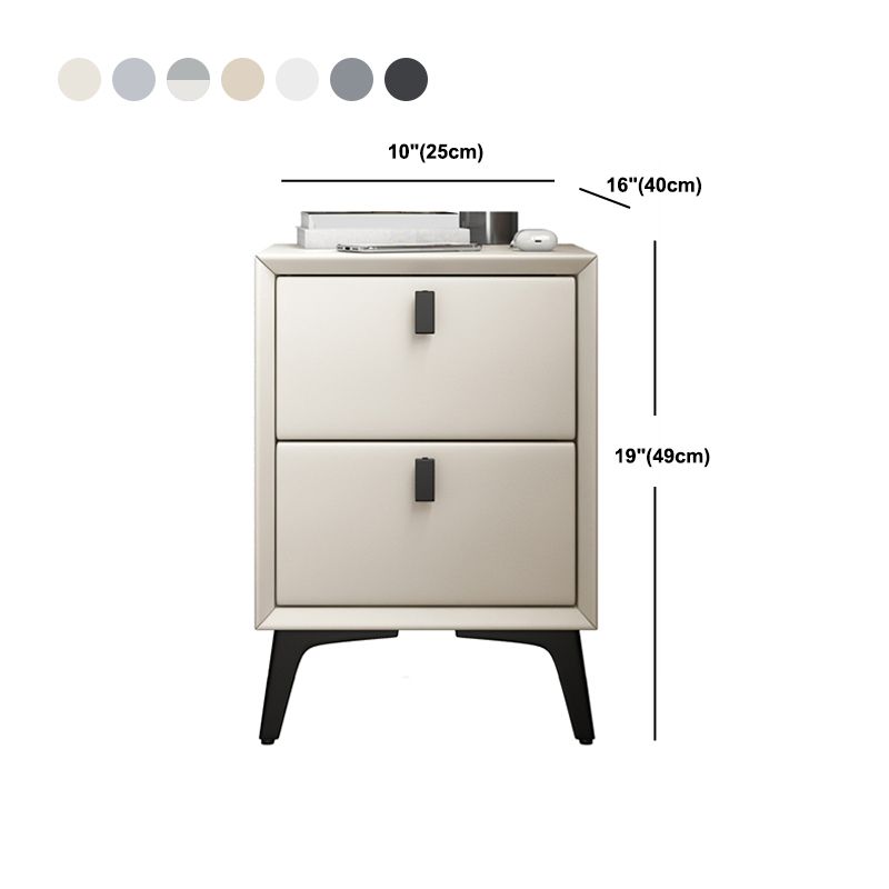 Moderne Kunstlederbett Nachttisch 2-Drawer Massive Holzbeine enthalten Nachttisch