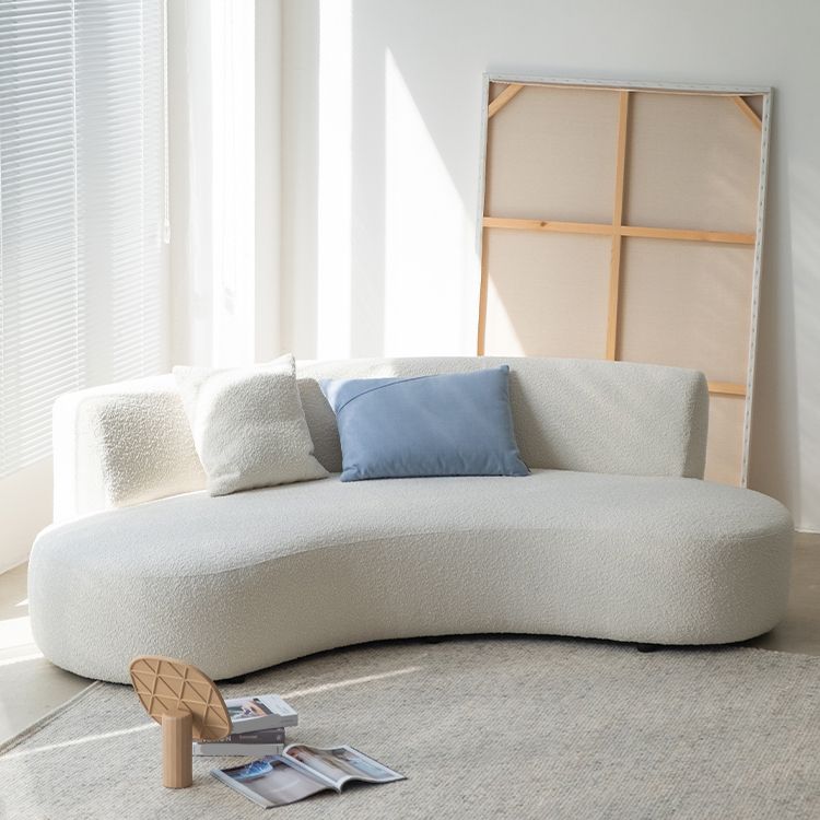 リビングルーム、アパートのための現代の標準的なアームレスソファ湾曲したソファ