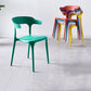 Zeitgenössischer Indoor-Außen-Plastik Open Back Stapel Dining Side Stuhl