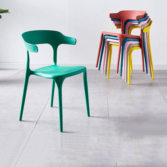 Zeitgenössischer Indoor-Außen-Plastik Open Back Stapel Dining Side Stuhl