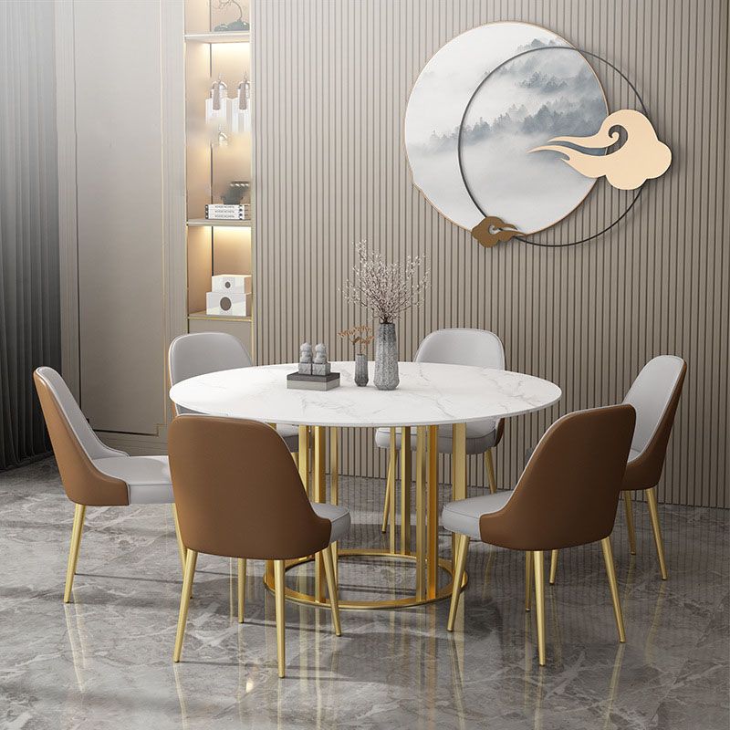 Table à manger à hauteur standard traditionnelle rond avec base de piédestal