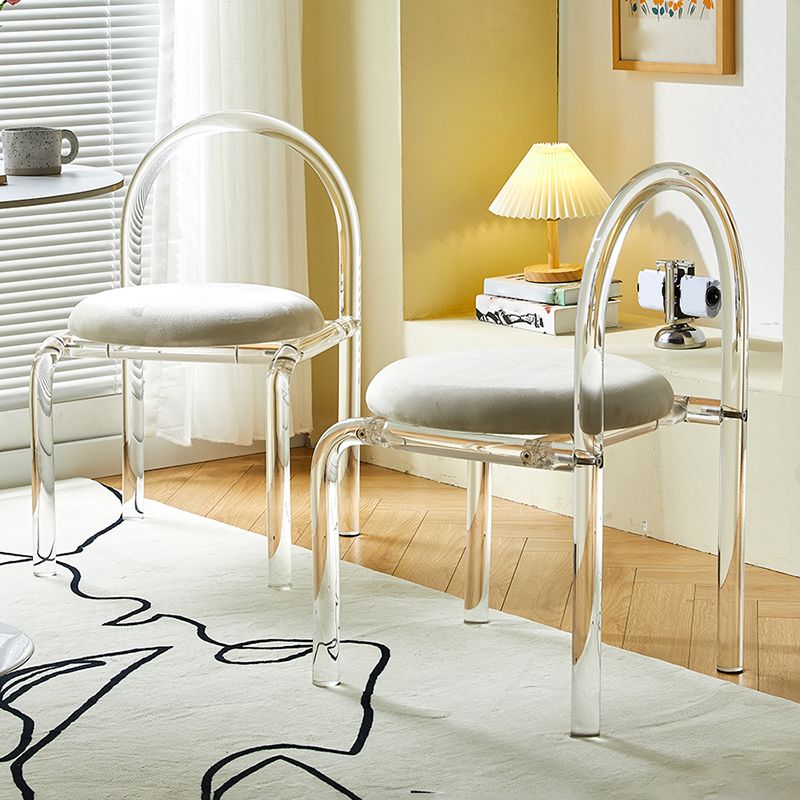 Zeitgenössischer Stil offener gepolsterter Acryl -Basis -Ess -Seitenstuhl offen