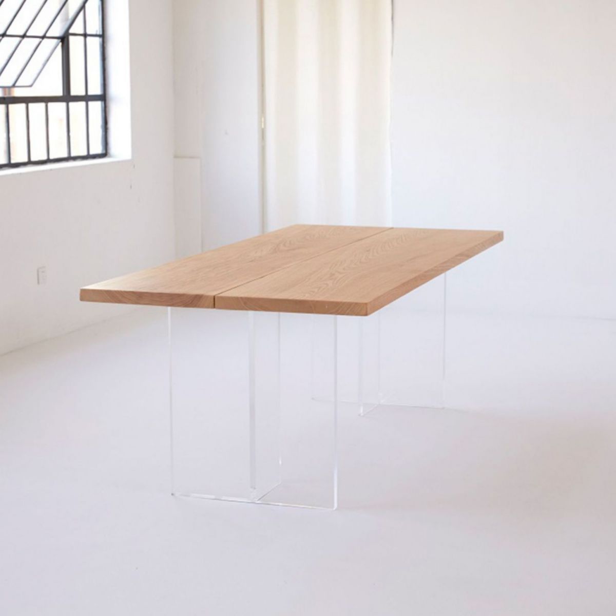 Pine Wood Top Dining Table Traditional Luxury Table with Sled Base