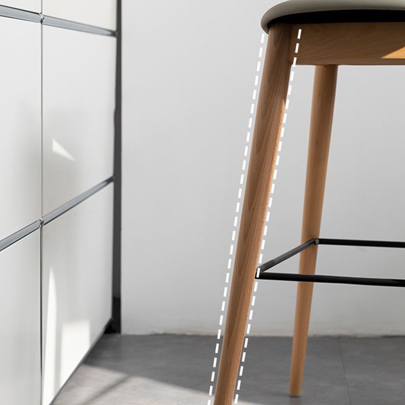 Zeitgenössischer 29,9-Zoll-Rückenless-Barhocker mit fester Holzbasis