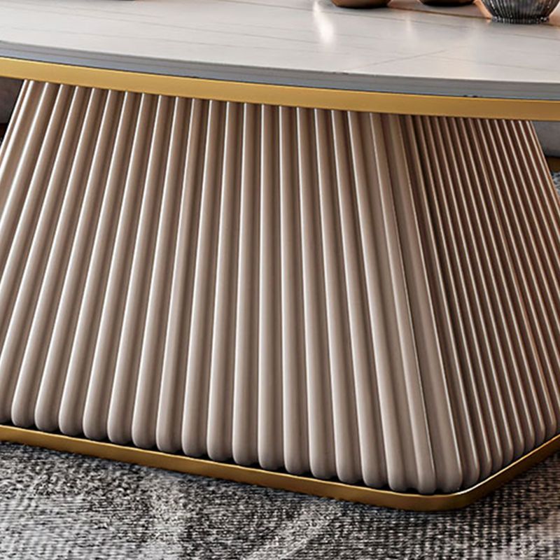 Table en ardoise ovale de style moderne avec table basse de base carrée en métal