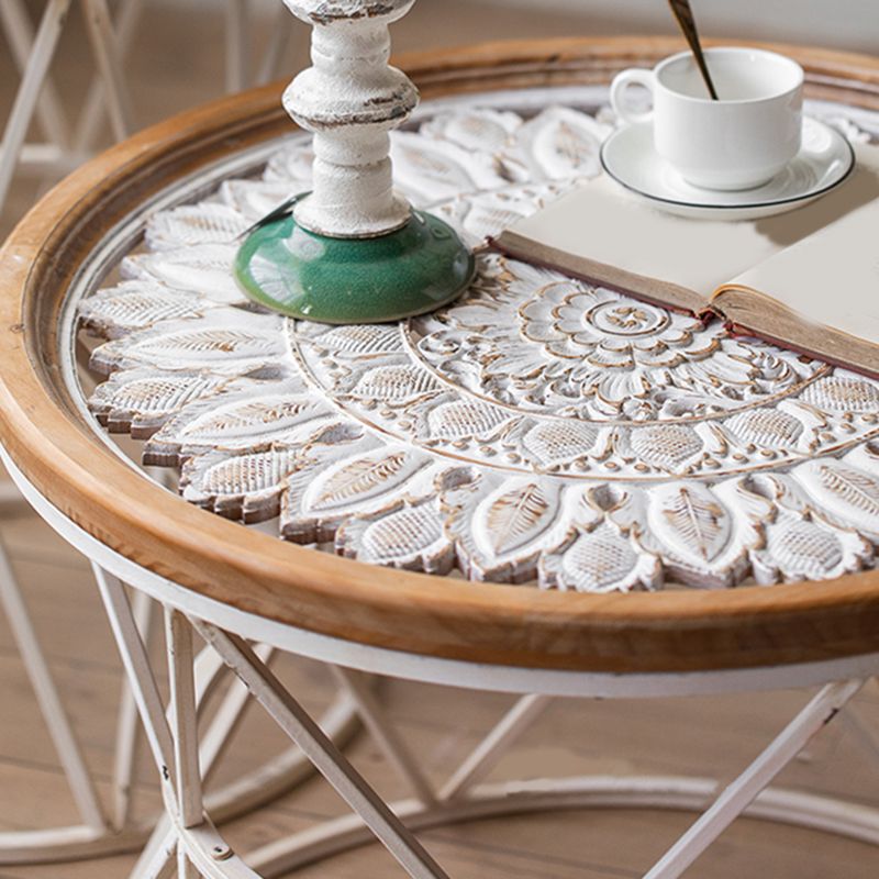 Table d'extrémité en bois massif de forme ronde avec table d'angle de base en métal pour le salon