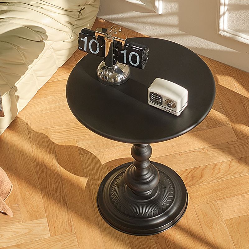 Tabla de extremo redonda de metal modernista Tabla de pedestal de 20.5 "de altura