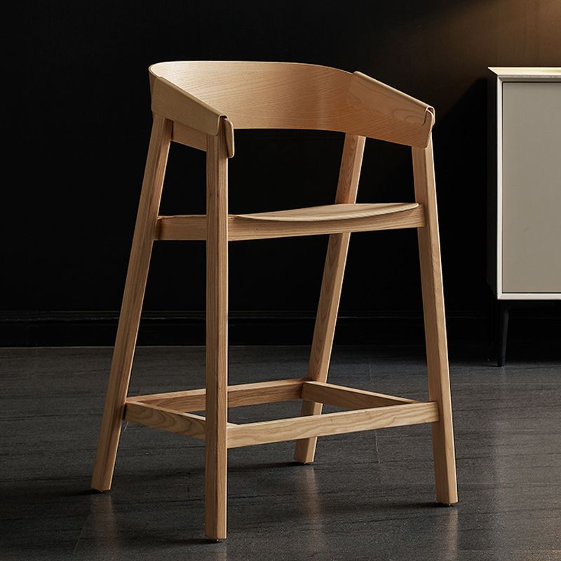 Tabourets de comptoir en bois brun