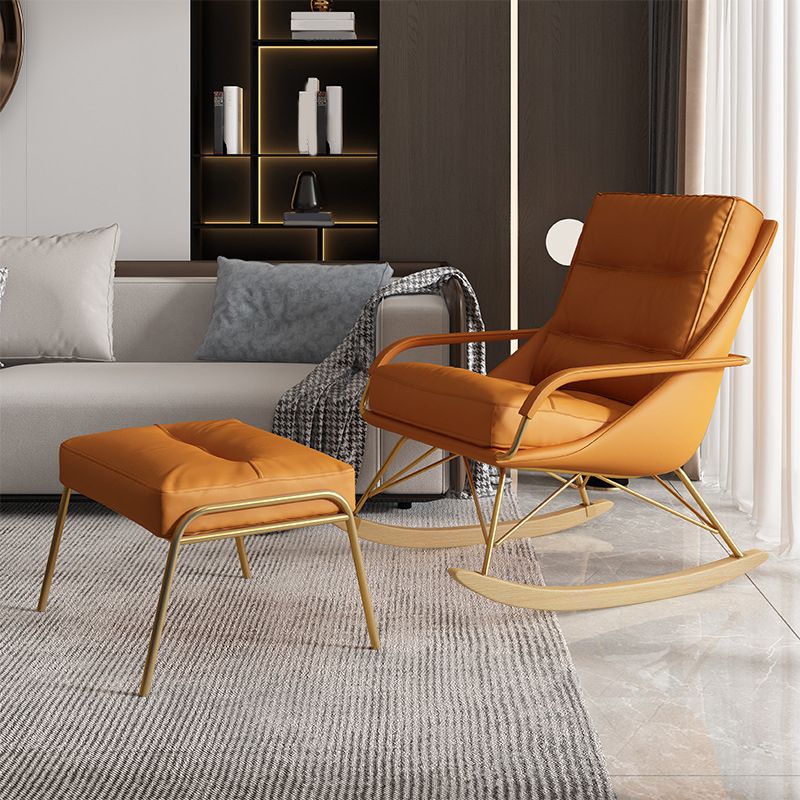 Mère de style glam Mère d'alimentation canapé à bascule chaise à bascule intérieure avec ottoman