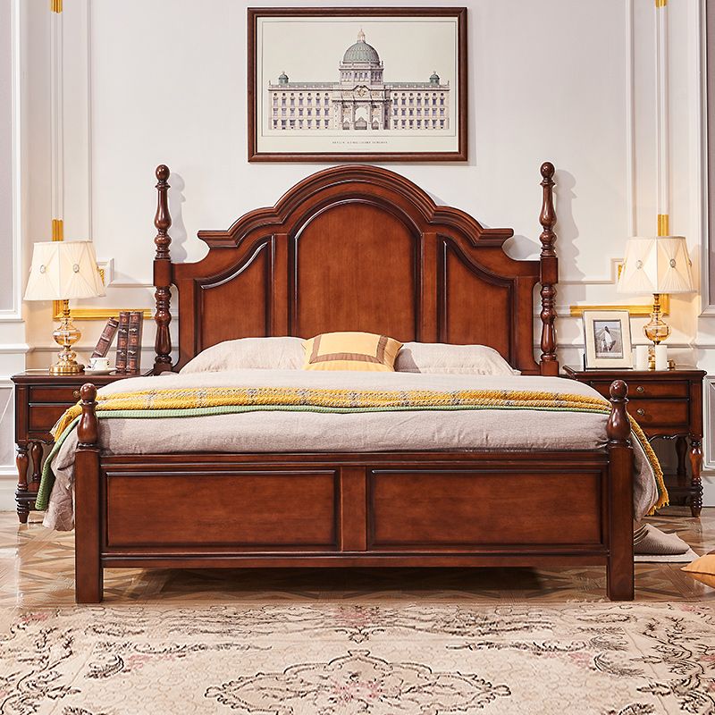 Letto tradizionale a pannello in legno massello marrone letto a grandezza naturale con conservazione