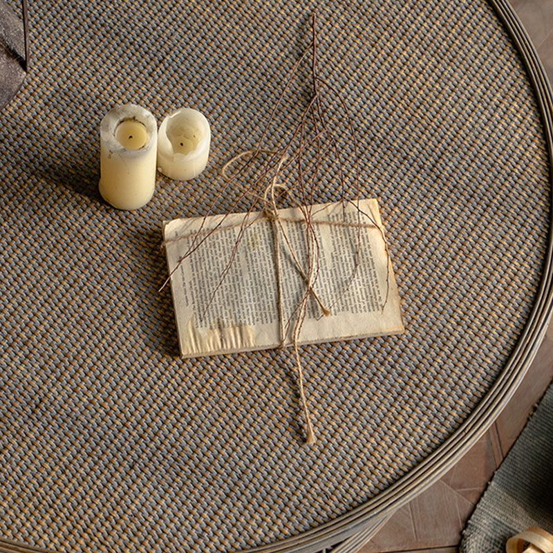 Table d'appoint de style country français avec base de cadre en bois massif vieilli rond