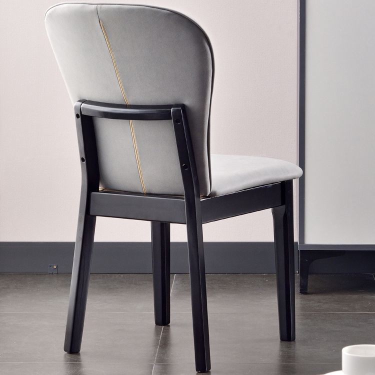 Glam -stijl lederen Parsons rug houten benen eetkamerstoel