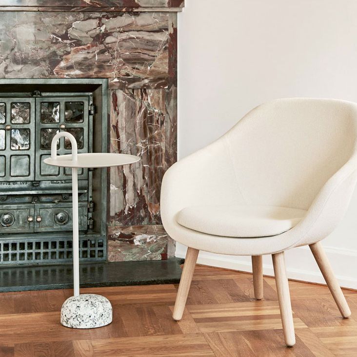 27 "H x 14" W x 14 "D Tavolo laterale rotondo in acciaio della metà secolo Tabella dell'estremità del piedistallo