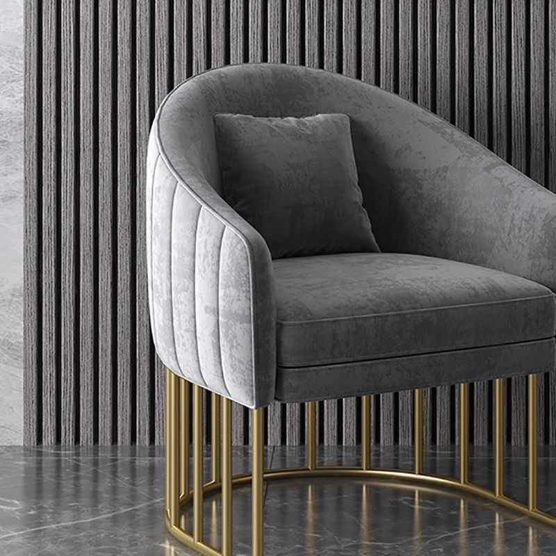 Velvet Barrel Accent Chaid 27,55 "Ligne de large Chaise incluse avec des jambes dorées