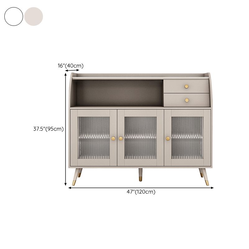 Tavolo da tavolo a buffet in stile glam con armadi e cassetti