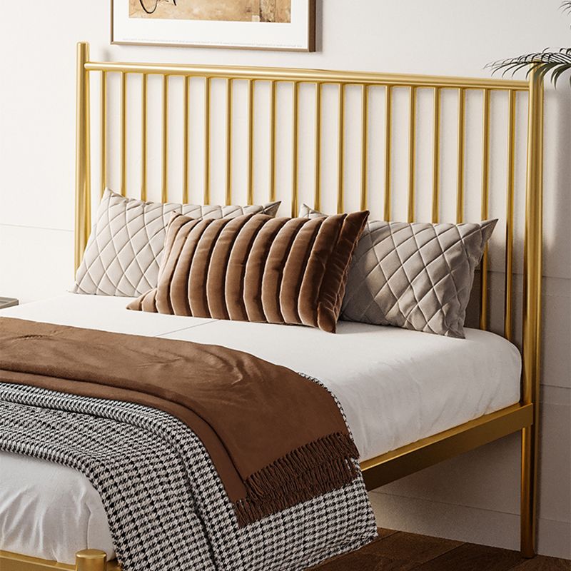 Letto a fila con telaio aperto in metallo contemporaneo con legno rettangolare con gambe metalliche