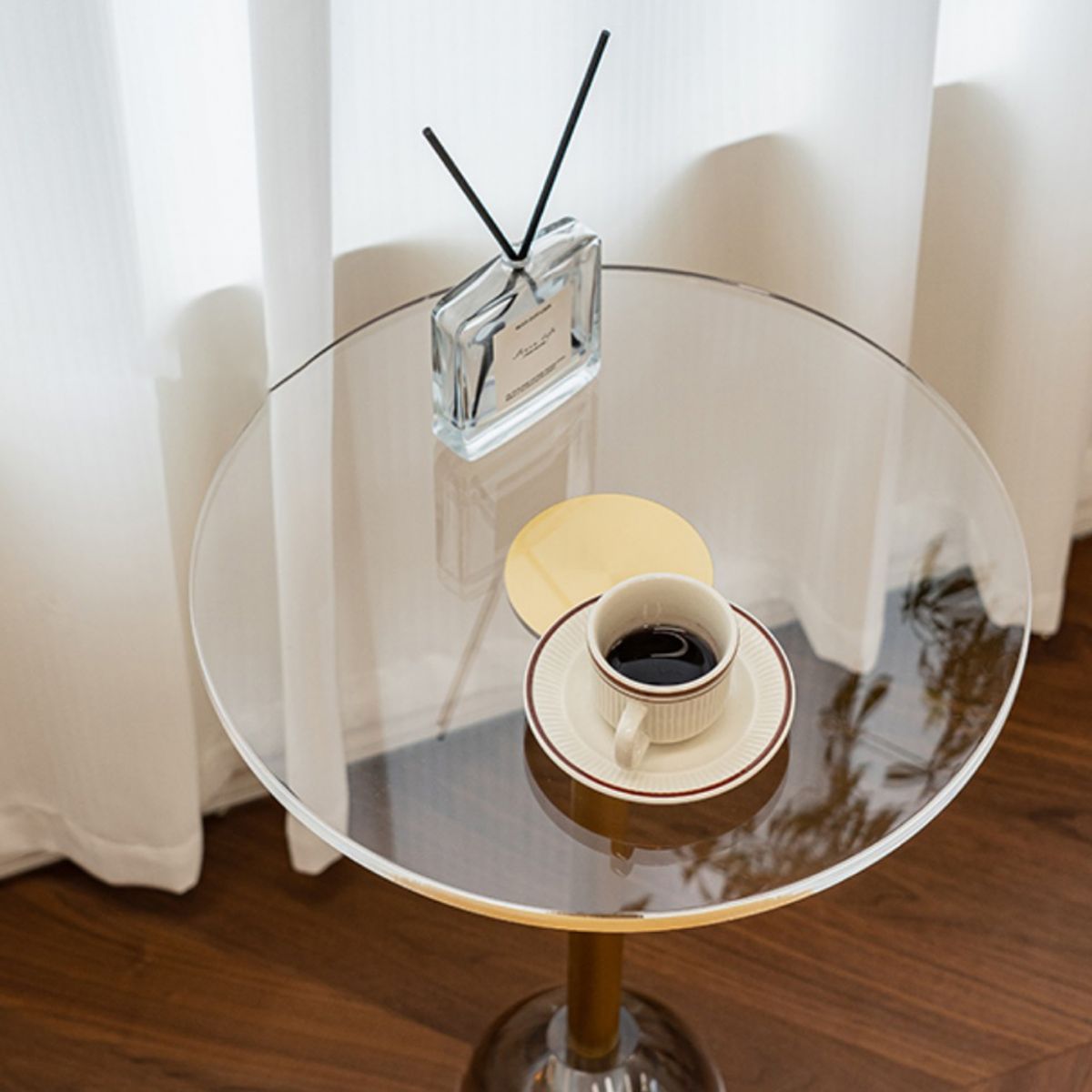Clear Acrylic Round End Table 20" Tall Pedestal Sofa Side Accent Table Clearhalo 'Coffee & Accent Tables' 'End & Side Tables' 'end_side_tables' 'furn' 'furn_end_side_tables' 'Furniture' 'Living Room Furniture' 1200x1200_813dfbd4-9124-47da-b00d-5c36c9c4b6fc